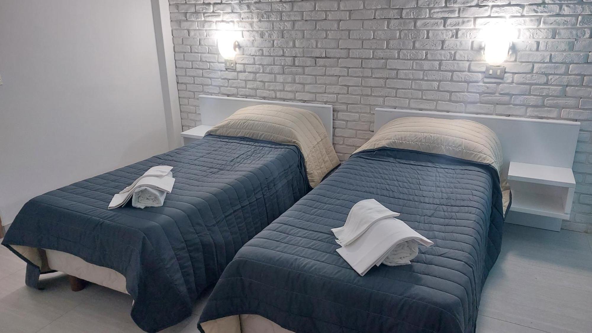 Hotel La Torre フォルミージネ エクステリア 写真