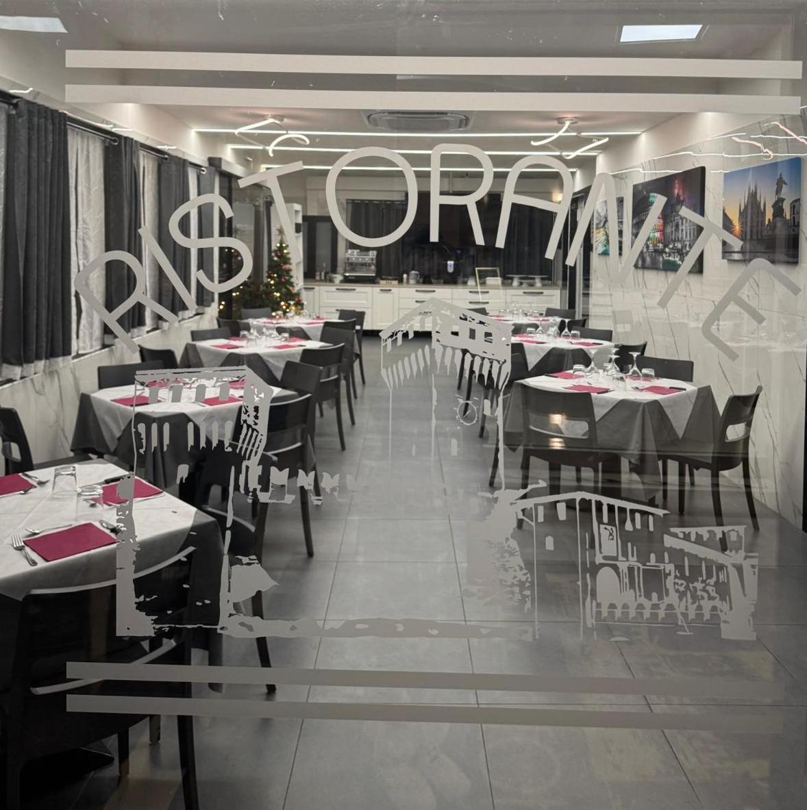 Hotel La Torre フォルミージネ エクステリア 写真